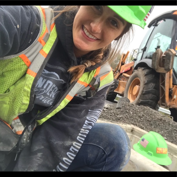 Meet your Posher, Aleesha - Picture 7 of 7